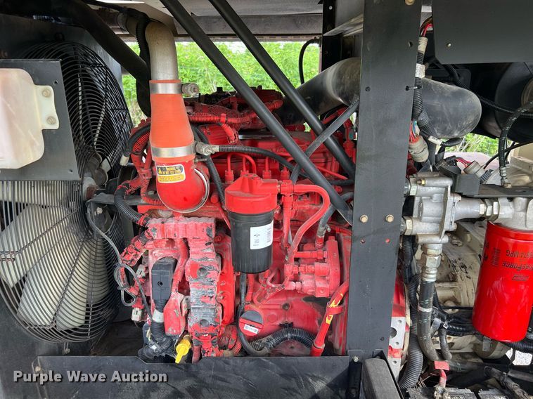 image for item LF9333 2016 Doosan P425/HP375  air compressor