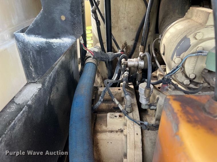 image for item LF9333 2016 Doosan P425/HP375  air compressor