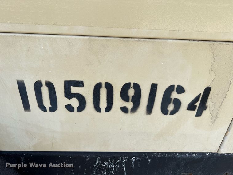 image for item LF9333 2016 Doosan P425/HP375  air compressor