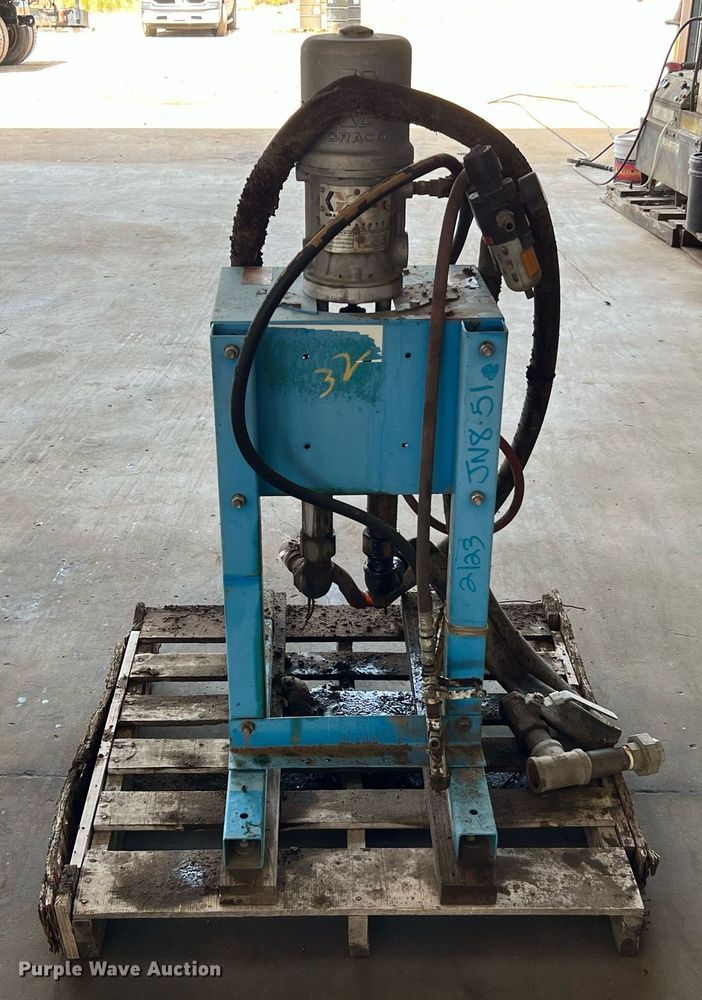 image for item LF9334 Carpenter Rely G107  foam fill pneumatic pump