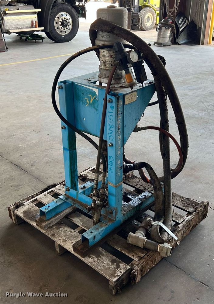 image for item LF9334 Carpenter Rely G107  foam fill pneumatic pump