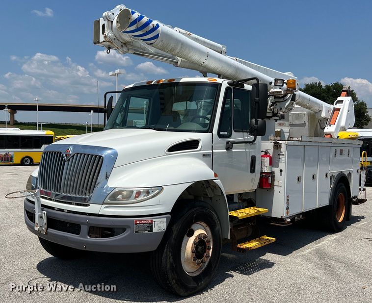 image for item LF9365 2012 International 4300 bucket truck