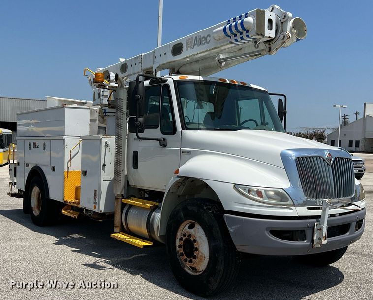 image for item LF9365 2012 International 4300 bucket truck