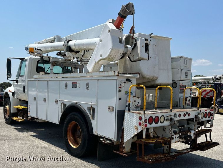 image for item LF9365 2012 International 4300 bucket truck