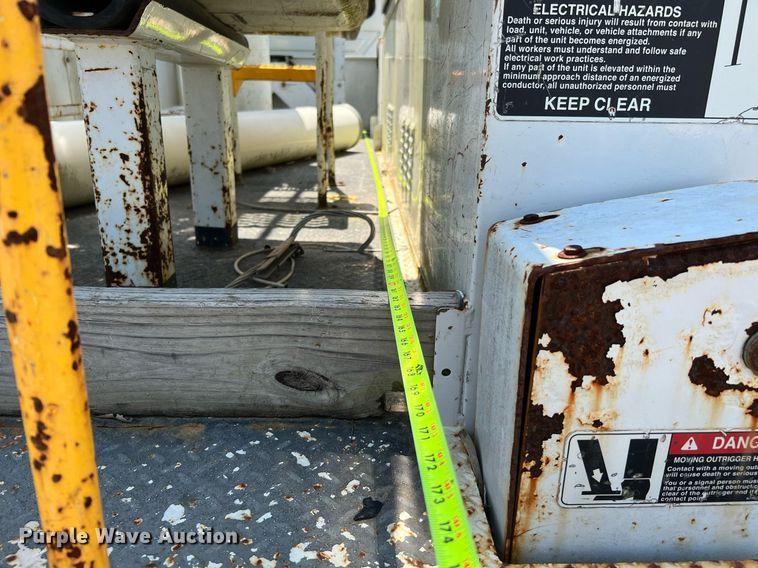 image for item LF9365 2012 International 4300 bucket truck