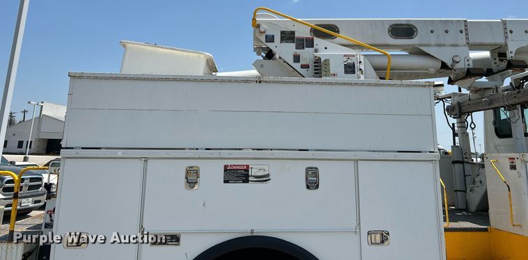 image for item LF9365 2012 International 4300 bucket truck