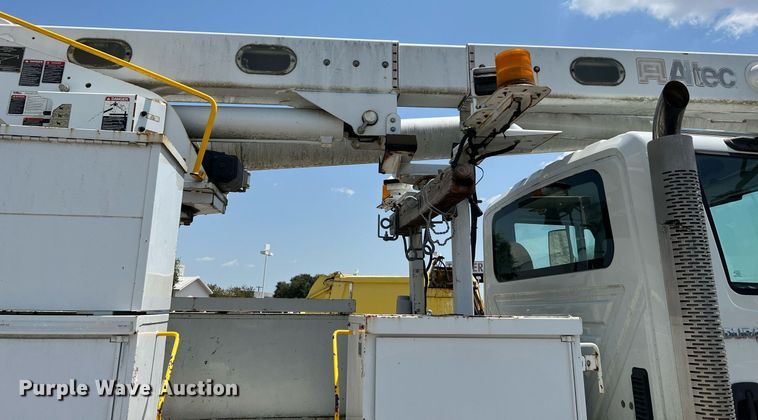 image for item LF9365 2012 International 4300 bucket truck