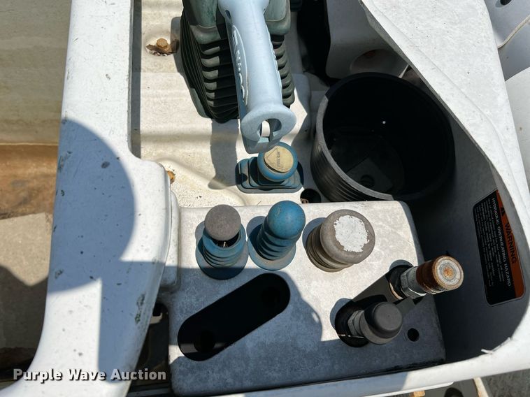 image for item LF9365 2012 International 4300 bucket truck