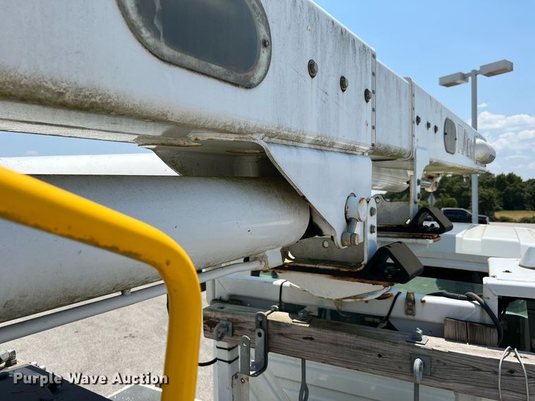 image for item LF9365 2012 International 4300 bucket truck