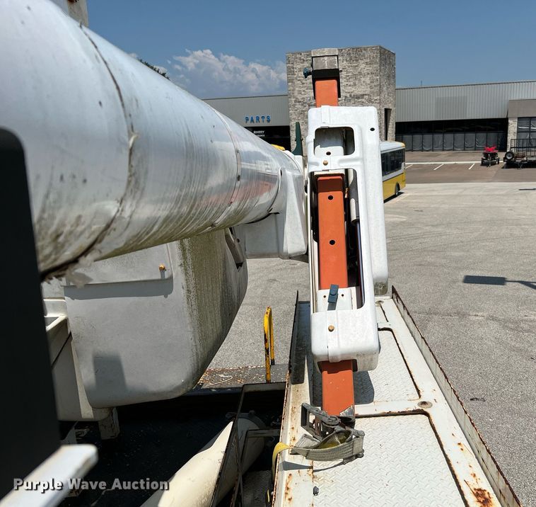 image for item LF9365 2012 International 4300 bucket truck