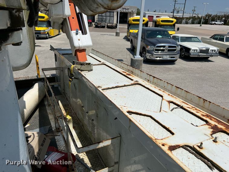 image for item LF9365 2012 International 4300 bucket truck