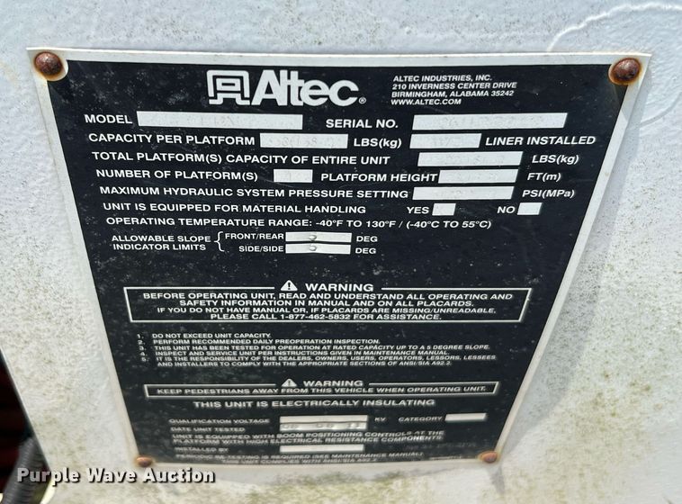 image for item LF9365 2012 International 4300 bucket truck