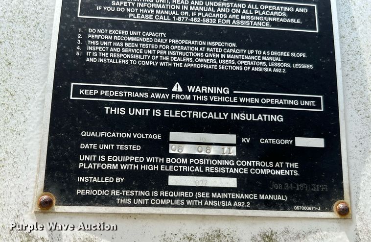 image for item LF9365 2012 International 4300 bucket truck