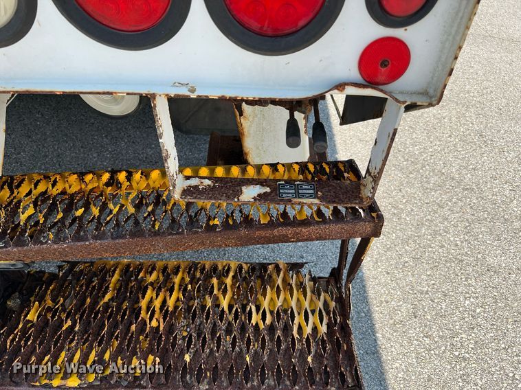 image for item LF9365 2012 International 4300 bucket truck