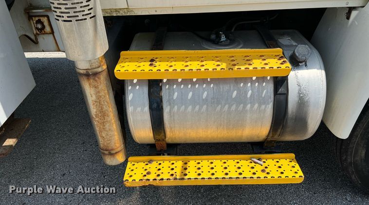 image for item LF9365 2012 International 4300 bucket truck