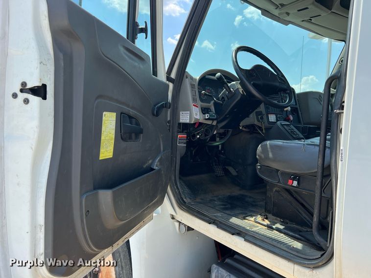 image for item LF9365 2012 International 4300 bucket truck