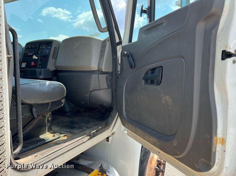 image for item LF9365 2012 International 4300 bucket truck