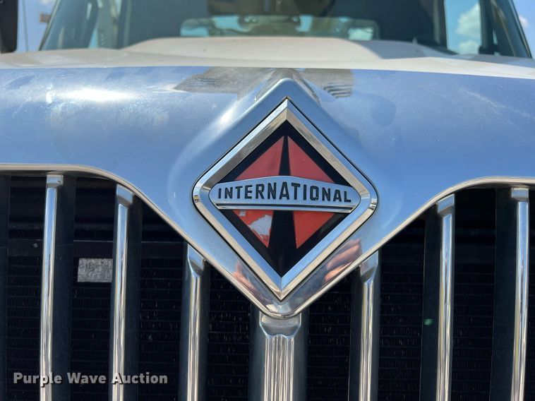 image for item LF9365 2012 International 4300 bucket truck