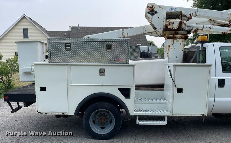 image for item LJ9784 2008 Ford F550 Super Duty XL  bucket truck