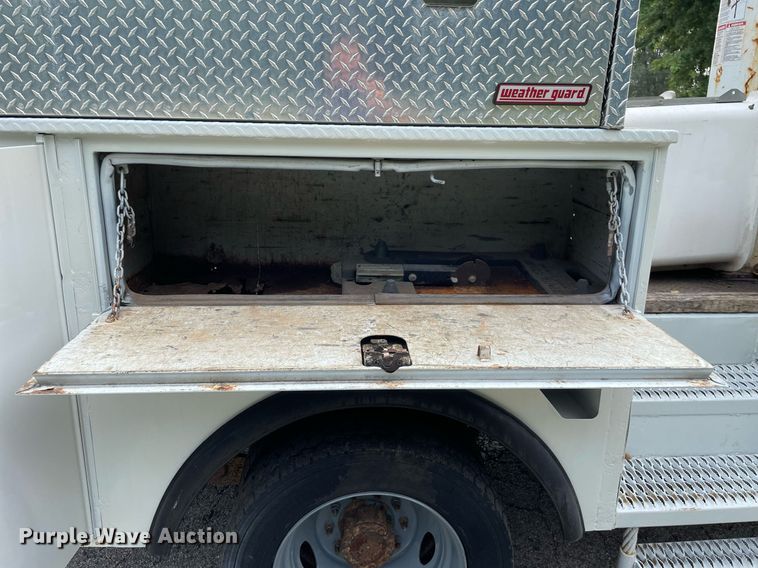 image for item LJ9784 2008 Ford F550 Super Duty XL  bucket truck