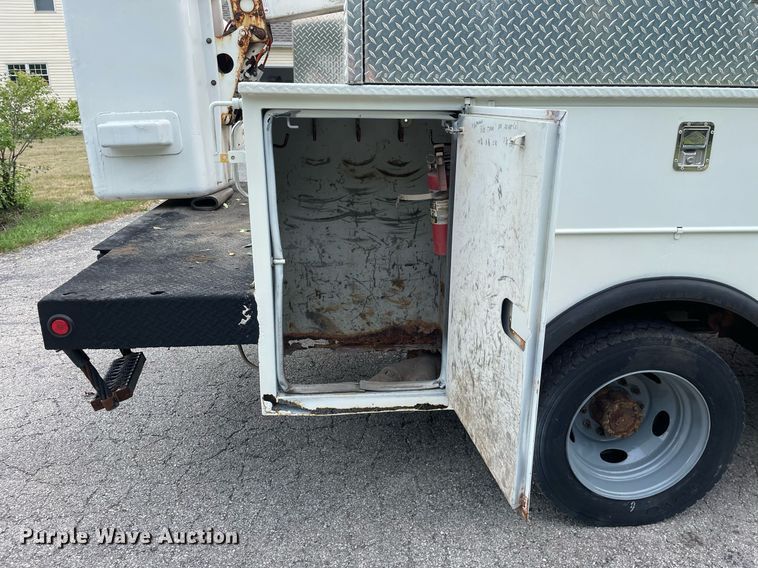 image for item LJ9784 2008 Ford F550 Super Duty XL  bucket truck