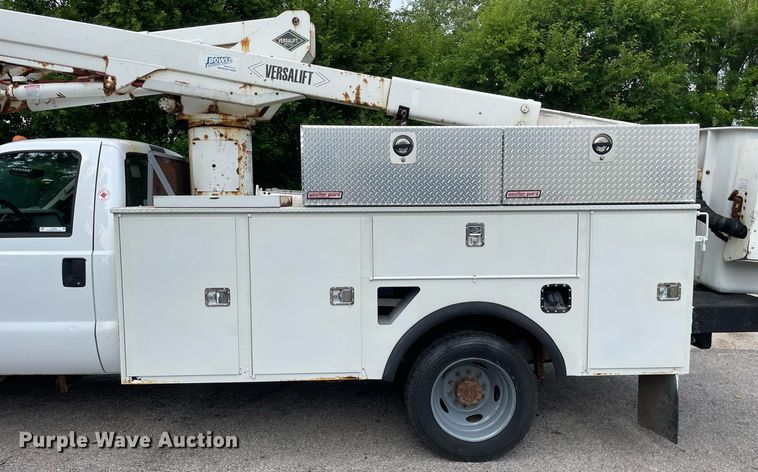 image for item LJ9784 2008 Ford F550 Super Duty XL  bucket truck