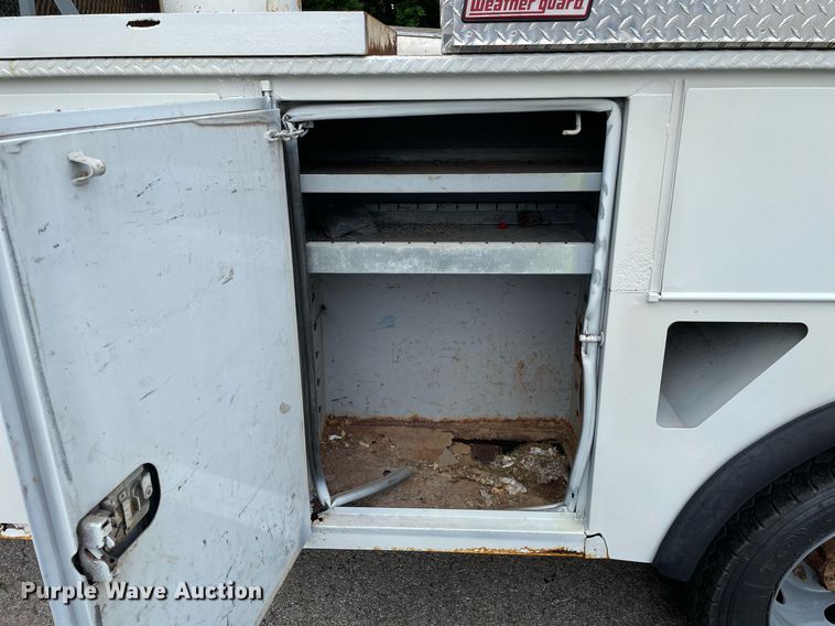 image for item LJ9784 2008 Ford F550 Super Duty XL  bucket truck