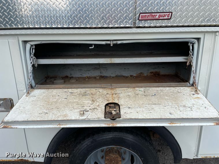 image for item LJ9784 2008 Ford F550 Super Duty XL  bucket truck