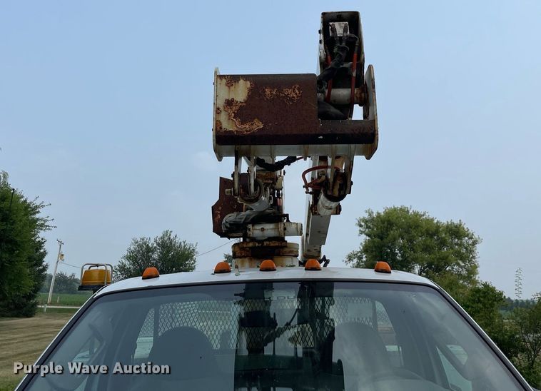 image for item LJ9784 2008 Ford F550 Super Duty XL  bucket truck