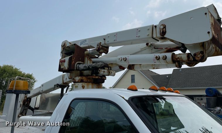 image for item LJ9784 2008 Ford F550 Super Duty XL  bucket truck