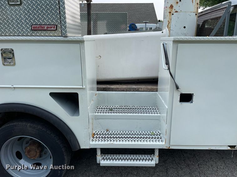 image for item LJ9784 2008 Ford F550 Super Duty XL  bucket truck