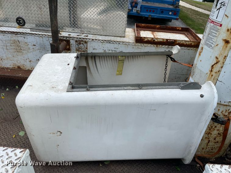 image for item LJ9784 2008 Ford F550 Super Duty XL  bucket truck