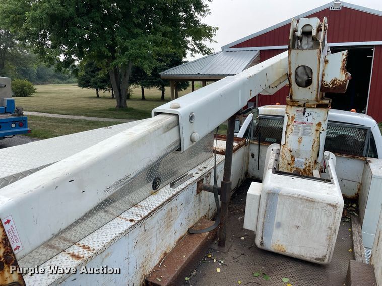 image for item LJ9784 2008 Ford F550 Super Duty XL  bucket truck
