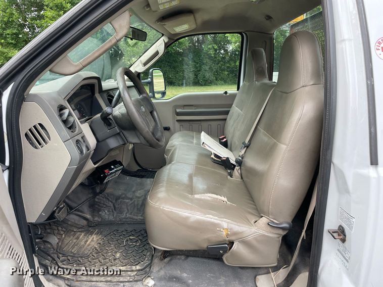 image for item LJ9784 2008 Ford F550 Super Duty XL  bucket truck