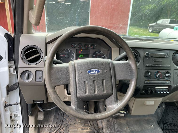 image for item LJ9784 2008 Ford F550 Super Duty XL  bucket truck