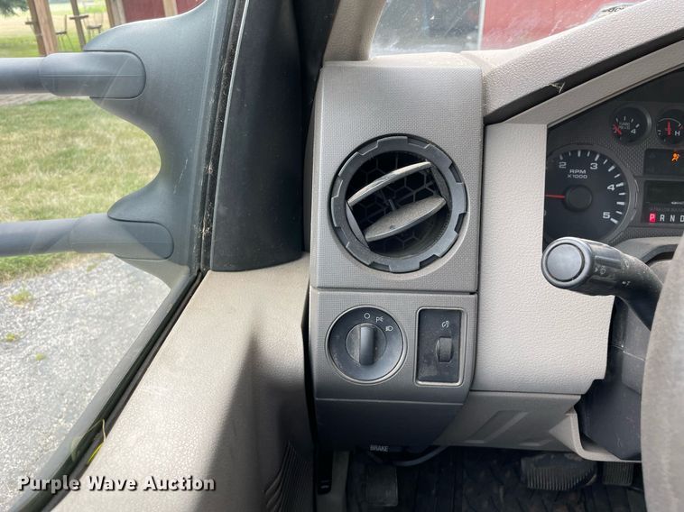 image for item LJ9784 2008 Ford F550 Super Duty XL  bucket truck