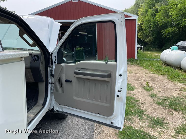 image for item LJ9784 2008 Ford F550 Super Duty XL  bucket truck