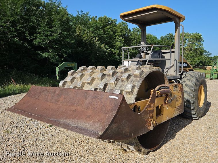 image for item LM9099 Superpac 8420  single drum vibratory roller