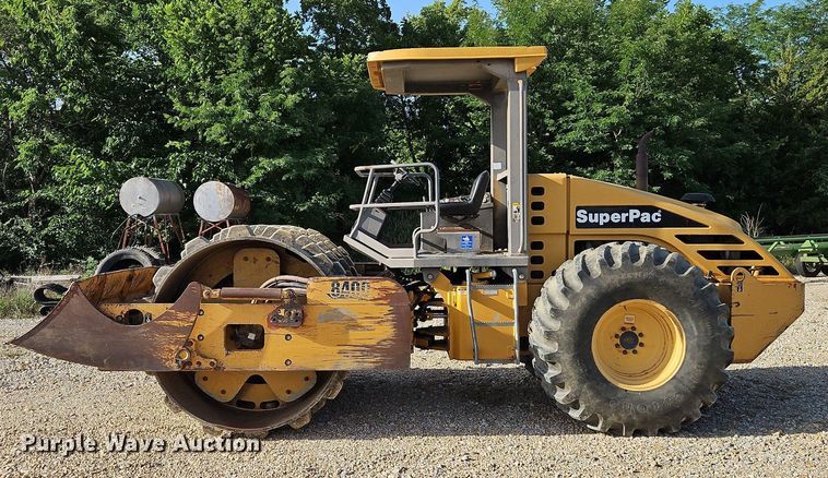 image for item LM9099 Superpac 8420  single drum vibratory roller