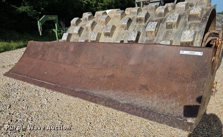 image for item LM9099 Superpac 8420  single drum vibratory roller