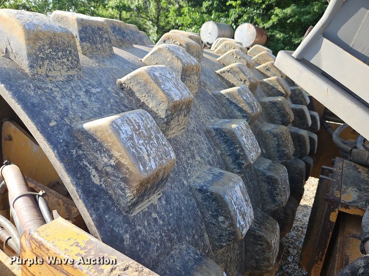 image for item LM9099 Superpac 8420  single drum vibratory roller