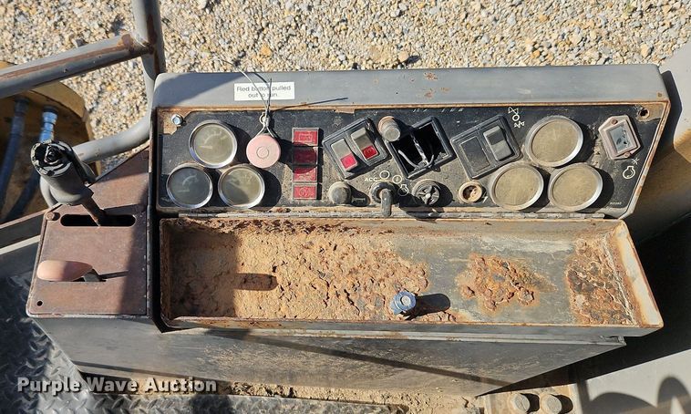 image for item LM9099 Superpac 8420  single drum vibratory roller