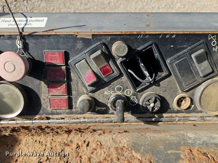 image for item LM9099 Superpac 8420  single drum vibratory roller