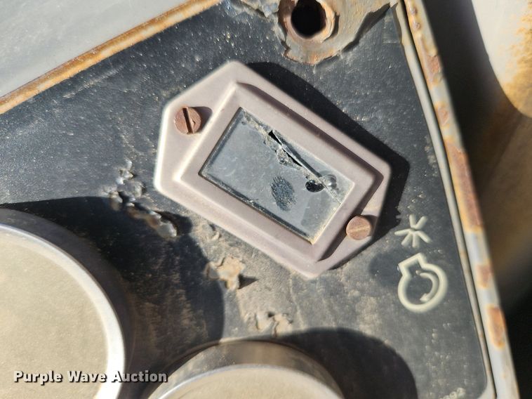 image for item LM9099 Superpac 8420  single drum vibratory roller