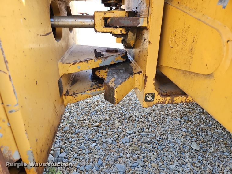 image for item LM9099 Superpac 8420  single drum vibratory roller