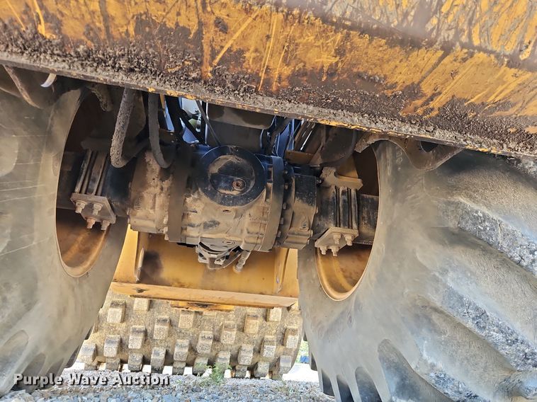 image for item LM9099 Superpac 8420  single drum vibratory roller