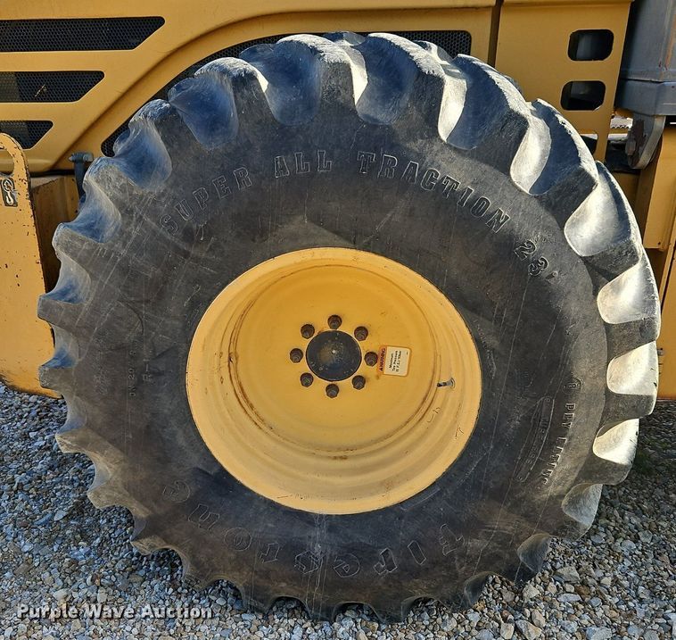 image for item LM9099 Superpac 8420  single drum vibratory roller