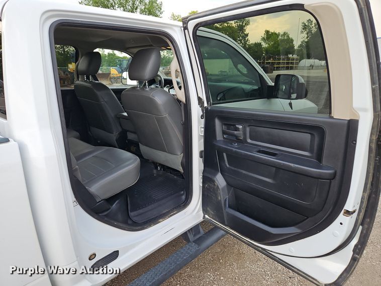 image for item LM9102 2018 Dodge Ram 2500HD  Crew Cab pickup truck