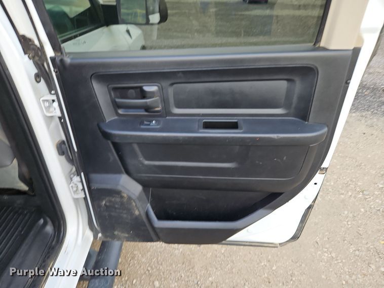 image for item LM9102 2018 Dodge Ram 2500HD  Crew Cab pickup truck