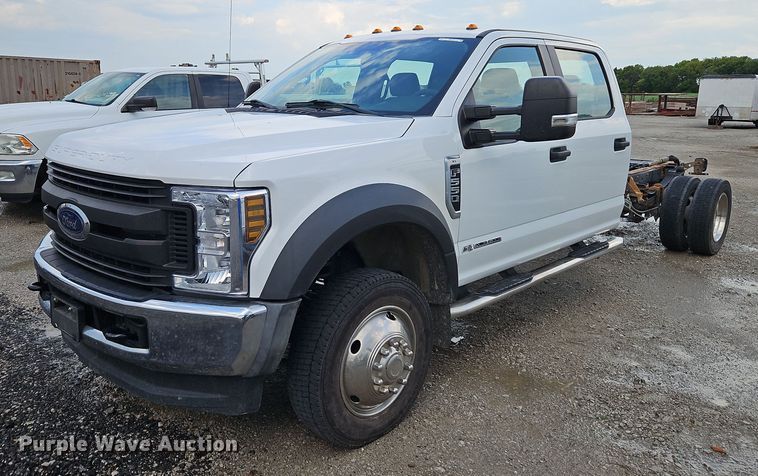 image for item LM9103 2018 Ford F550 Super Duty  Crew Cab truck cab and chassis